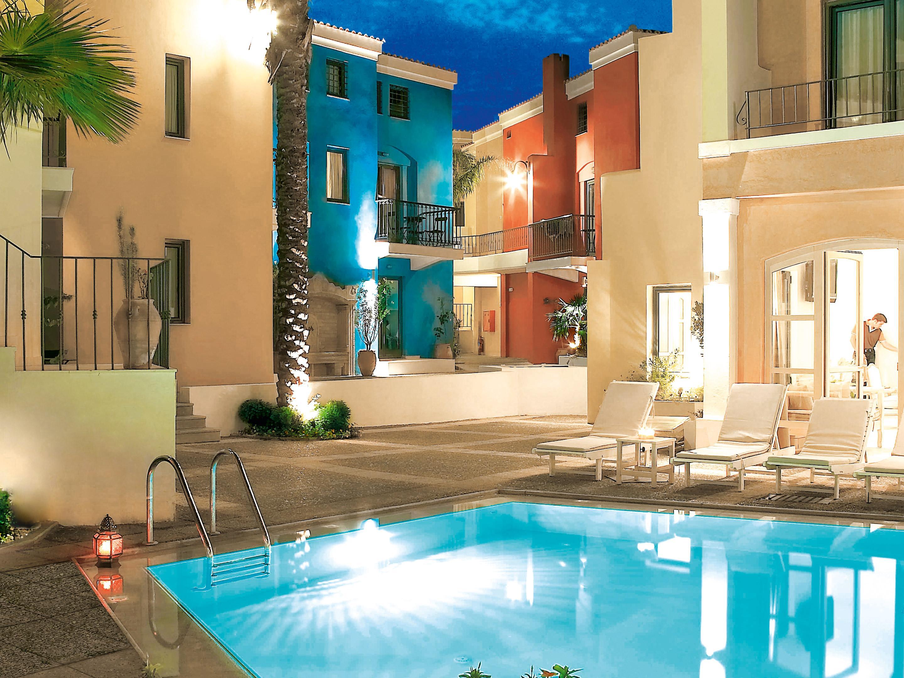 Grecotel Plaza Hotel 4*