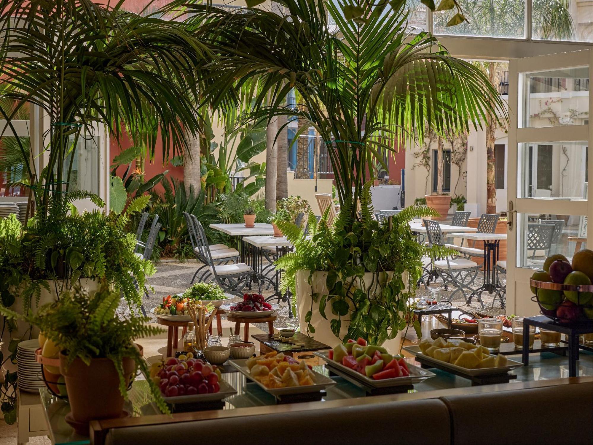 Grecotel Plaza Hotel