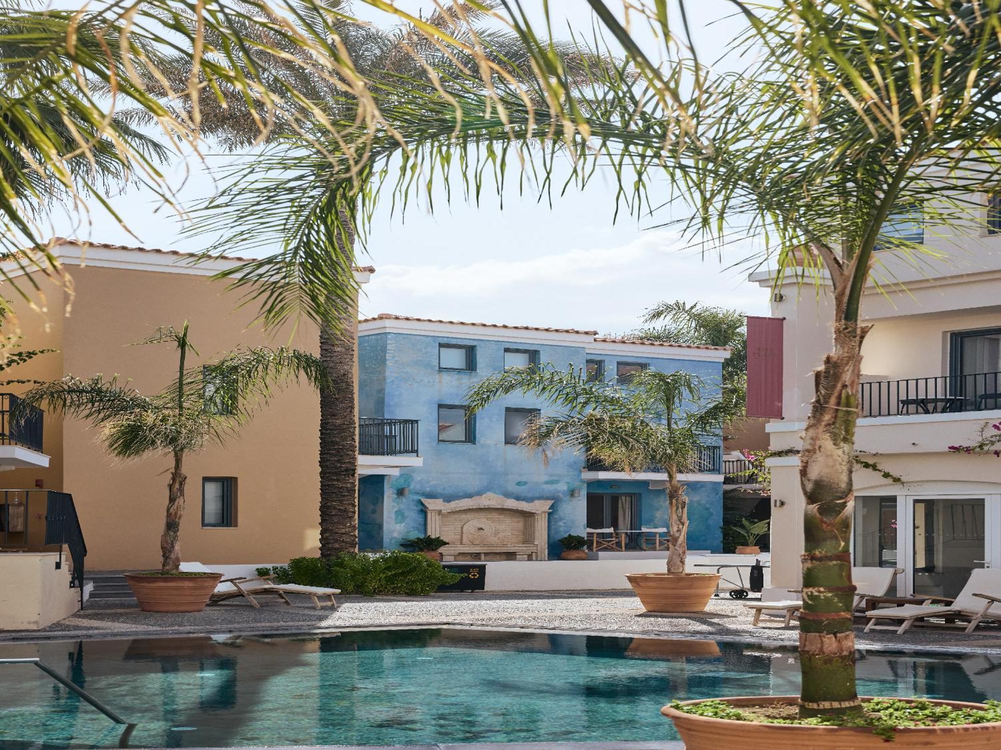 Grecotel Plaza Hotel 4*